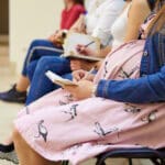 Beneficios sociales para mujeres embarazadas migrantes